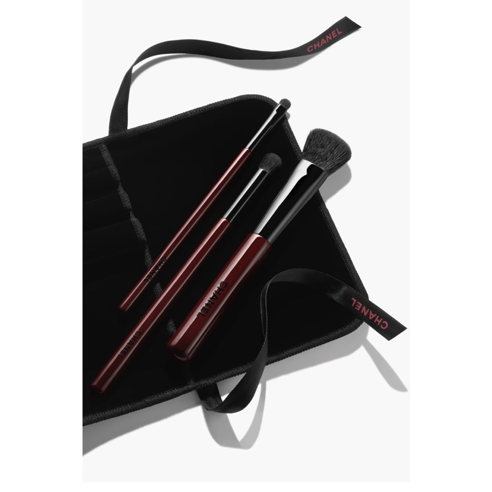 🔥NEW CHANEL LES PINCEAUX ROUGE NOIR Collection of 3 Professional Makeup Brushes - Picture 4 of 10